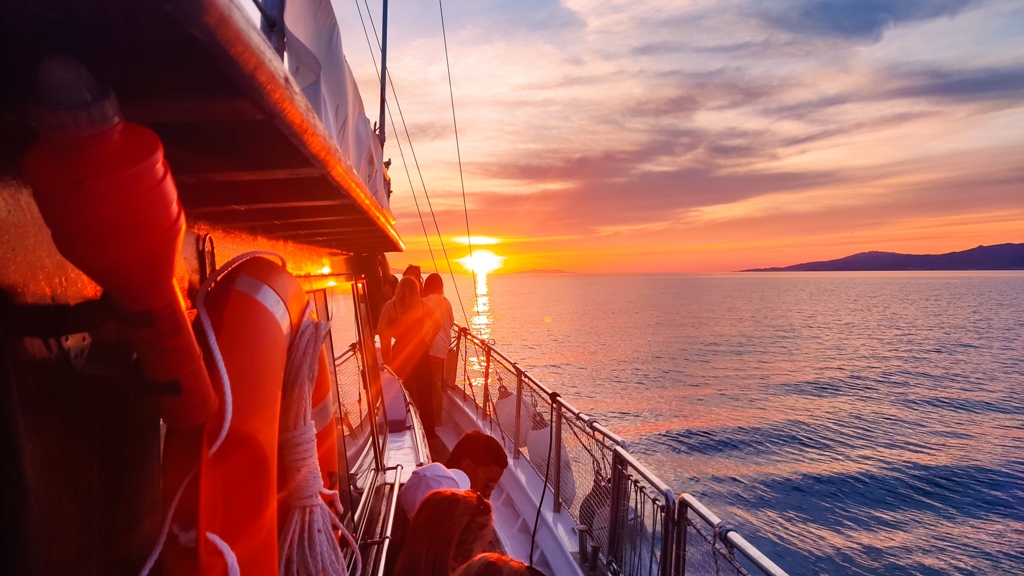 sanset Sailing in Greece